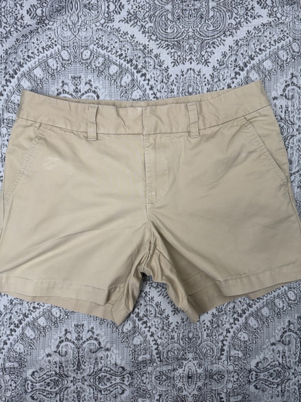 Tommy Hilfiger Women's Khaki Beige Chino Shorts